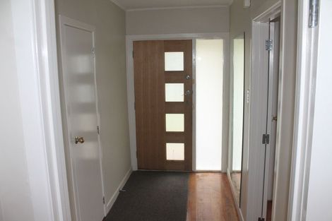 Photo of property in 19a Newington Road, Henderson, Auckland, 0612