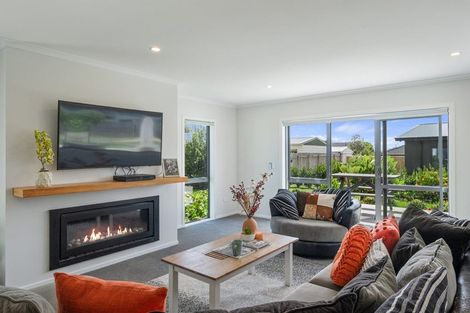 Photo of property in 55 Seagrass Place, Otaki Beach, Otaki, 5512