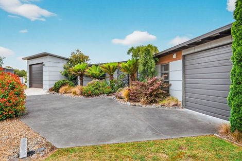 Photo of property in 16 Wai Matangi Place, Motuoapa, 3382