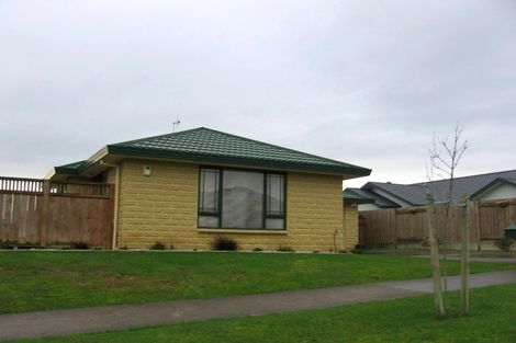Photo of property in 25 Logan Way, Kelvin Grove, Palmerston North, 4414