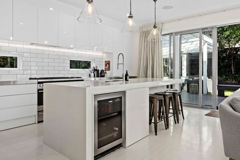 Photo of property in 2 Katherine Avenue, Thorndon, Wellington, 6011