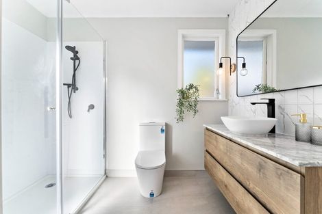 Photo of property in 4 Kelston Street, New Lynn, Auckland, 0600