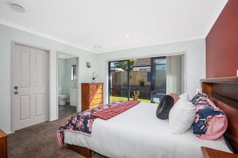 Photo of property in 5 Colin Guppy Crescent, Riverstone Terraces, Upper Hutt, 5018