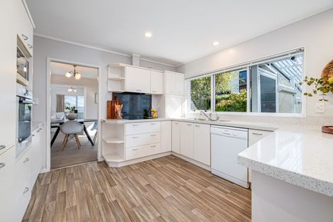 Photo of property in 42 Sunhill Road, Sunnyvale, Auckland, 0612