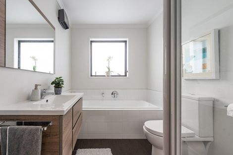 Photo of property in 15b Waiwhetu Road, Waiwhetu, Lower Hutt, 5010