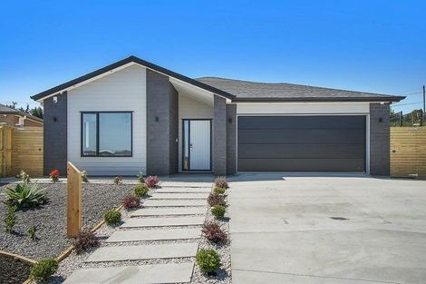 Photo of property in 75a Twin Parks Rise, Papakura, 2582