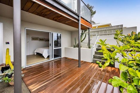 Photo of property in 36 Octavius Place, New Plymouth, 4312