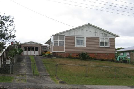 Photo of property in 19 Levesque Street, Birkdale, Auckland, 0626