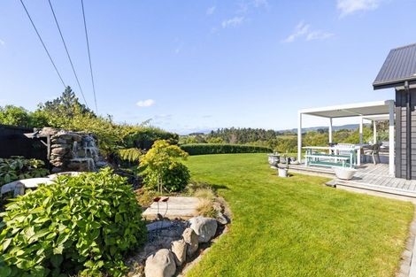 Photo of property in 51 Coutts Way, Fitzherbert, Palmerston North, 4410