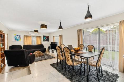 Photo of property in 6 Crail Court, Totara Heights, Auckland, 2105