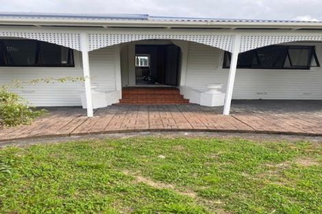 Photo of property in 1072 Great North Road, Point Chevalier, Auckland, 1022