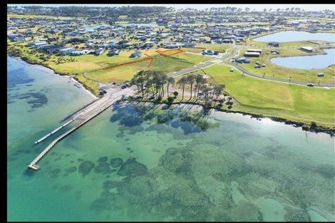 Photo of property in 130 Ti Kouka Crescent, Matarangi, Whitianga, 3592