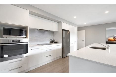 Photo of property in 177b High Street, Oxford, 7430