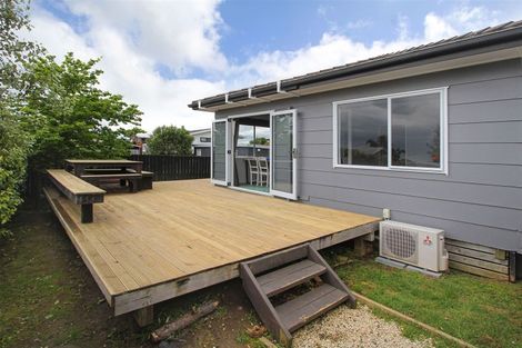 Photo of property in 25 Crispe Road, Clarks Beach, 2122