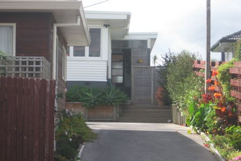 Photo of property in 2/67 College Road, Northcote, Auckland, 0627