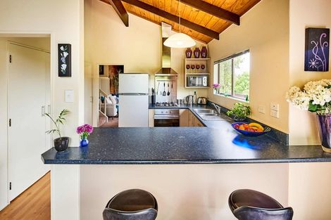 Photo of property in 9 Bushland Grove, Paparangi, Wellington, 6037