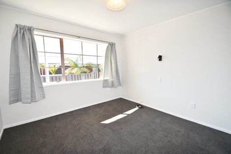 Photo of property in 9 Wairata Place, Te Atatu South, Auckland, 0610