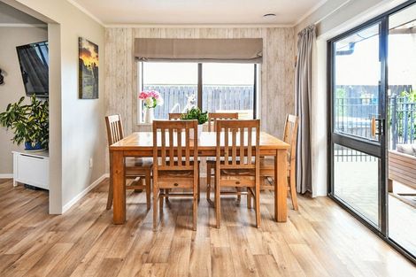 Photo of property in 9 Rarahu Place, The Gardens, Auckland, 2105