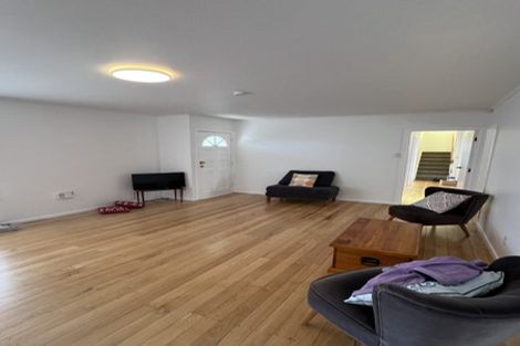 Photo of property in 32 Essex Street, Te Atatu South, Auckland, 0610