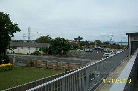 Photo of property in 228 Te Atatu Road, Te Atatu South, Auckland, 0610