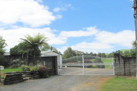 Photo of property in 60 Chamberlain Road, Bombay, 2675