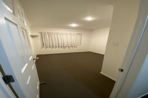 Photo of property in 256b Great North Road, Henderson, Auckland, 0612