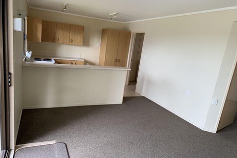 Photo of property in 20 Van Dyke Place, West Harbour, Auckland, 0618