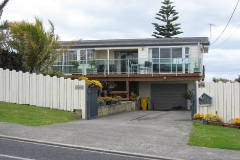 Photo of property in 1301 Whangaparaoa Road, Army Bay, Whangaparaoa, 0930