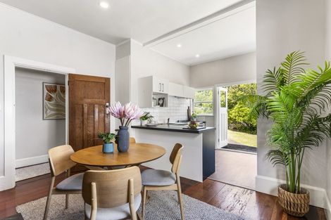 Photo of property in 17 Waikowhai Street, Ngaio, Wellington, 6035