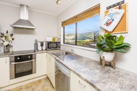 Photo of property in 30 Castle Crescent, Stokes Valley, Lower Hutt, 5019
