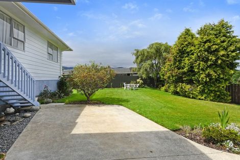 Photo of property in 19 Haylock Grove, Totara Park, Upper Hutt, 5018