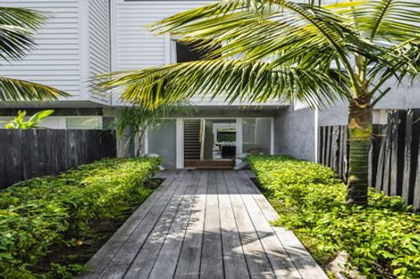 Photo of property in 41 Regina Street, Westmere, Auckland, 1022