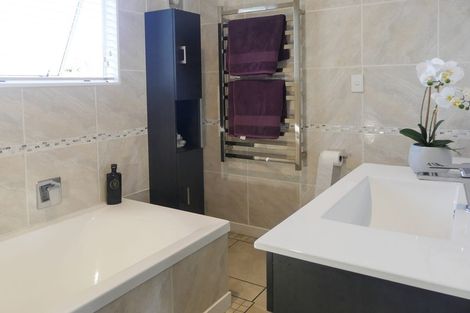 Photo of property in 4 Tau Crescent, Diamond Harbour, 8972