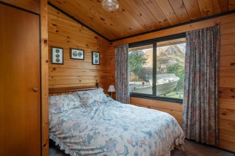 Photo of property in 4 Kathleen Place, Rainbow Point, Taupo, 3330