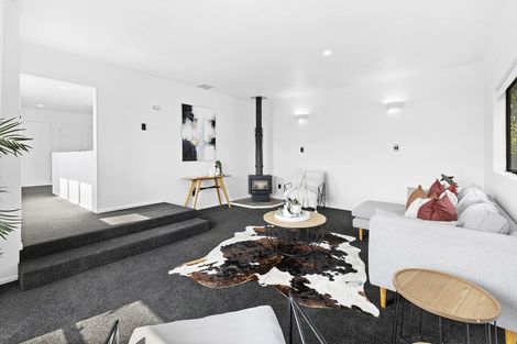 Photo of property in 16 Doon Grove, Papakowhai, Porirua, 5024