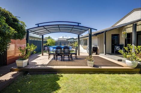 Photo of property in 28 Chester Street, Taradale, Napier, 4112