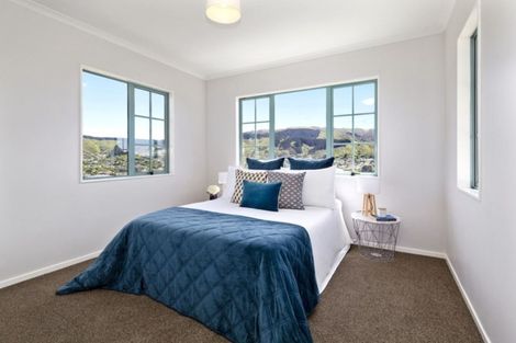 Photo of property in 128 Woodman Drive, Tawa, Wellington, 5028