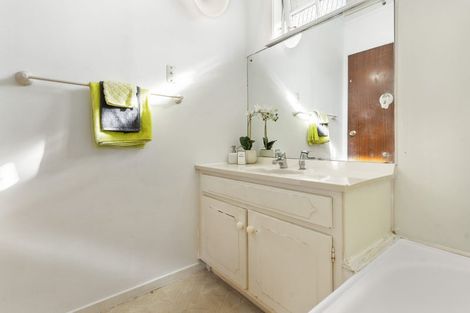 Photo of property in 68a Casuarina Road, Half Moon Bay, Auckland, 2012