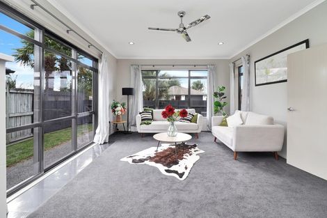 Photo of property in 102 Oriental Parade, Papamoa Beach, Papamoa, 3118