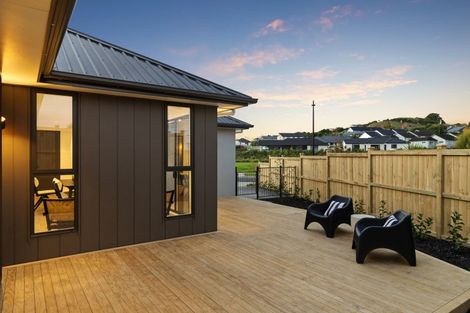Photo of property in 32 Rongoa Maori Way, Pukekohe, 2120