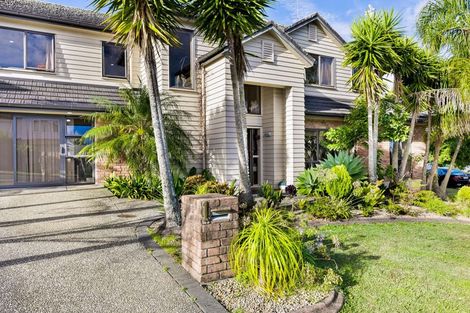 Photo of property in 1 Seresin Crescent, Flat Bush, Auckland, 2016
