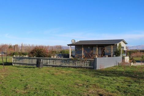 Photo of property in 14 Golden Road, Springvale, Alexandra, 9393