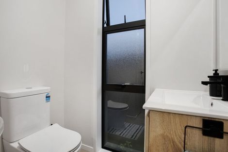 Photo of property in 12 Tarras Road, Kumeu, 0810