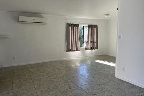 Photo of property in 266 Triangle Road, Massey, Auckland, 0614