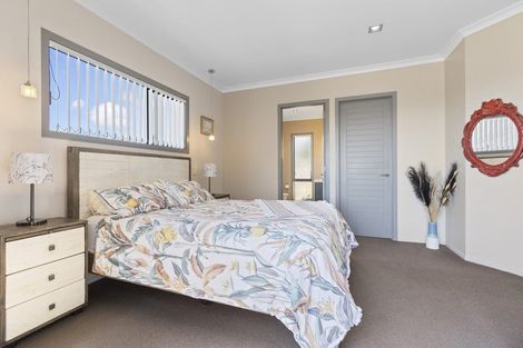 Photo of property in 48 Karamea Street, Whalers Gate, New Plymouth, 4310