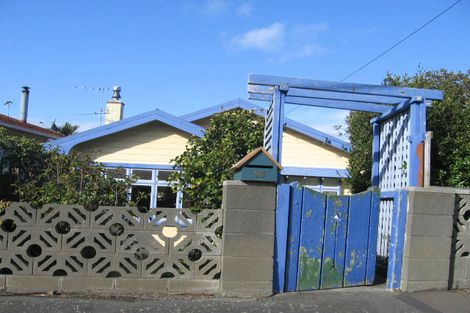 Photo of property in 95 Queens Drive, Lyall Bay, Wellington, 6022