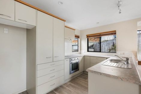 Photo of property in 8a Stembridge Avenue, Pukekohe, 2120