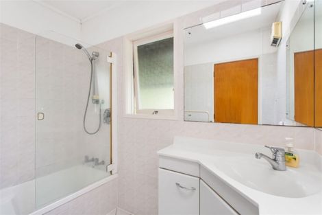 Photo of property in 20 Paris Place, Birkenhead, Auckland, 0626