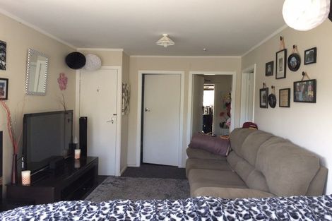 Photo of property in 55a Collins Avenue, Tawa, Wellington, 5028