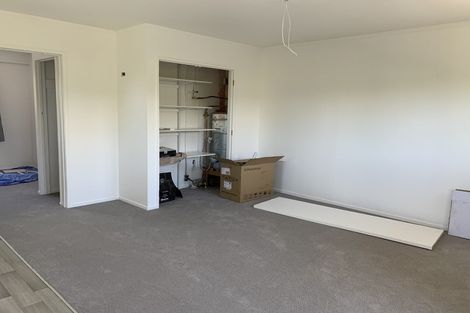 Photo of property in 28 John Dee Crescent, Red Beach, 0932